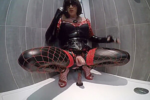 Pissing Shemale Fetish