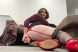 Cute Sissy Crossdresser Sucks And Fucks Dildo