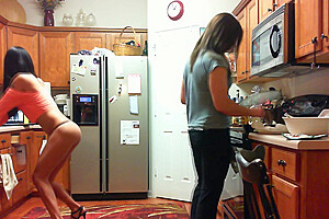 Kimberly George Webcamming While Roommate Cooks 78clips Kimberlygeorge