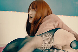 Sissy Lili Anal Dilatation And Gaping With Inflatable Buttplug