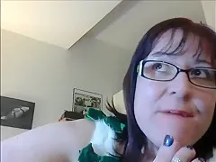 Geeky Chubby Girl in Holiday Toe Sucking