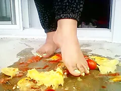 MissFoxFeet Crushing Tomatoes and Oranges with Sexy Feet