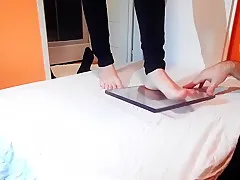 Cockcrush under plexiglass with barefeet and high heels