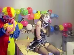 Threesome 2 Clowns Torture A French Camgirl Ohmibod & Punish TwitKikrak1