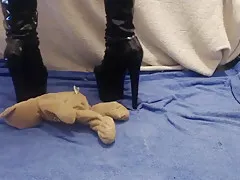 *Requested* My First Crushing Video - Ice, bread, stuffie, and a dildo