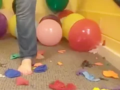 97 BALLOONS STOMP