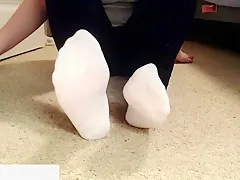 21 YEAR OLD ASIAN GIRL TAKING OFF SHOES AFTER GYM AND TALKING DIRTY