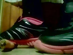 Carrot crush with sneaker