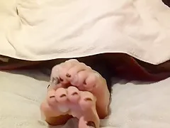 Spreading thick cum between my toes - cum on feet