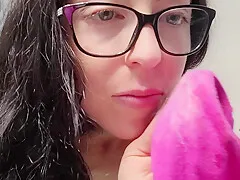 Nerdy Faery Panty Licking And Desperate Wetting In The Tub