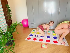 Borat Plays Twister With A // [4k]