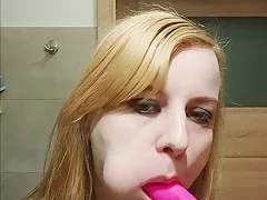Saliva And Mouth Play - Kinky Amy