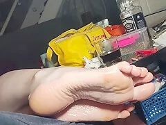 Sexy Oiled Feet Toes Spread Arches