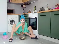 Slut Eats Omlet From Her Pussy For Breakfast