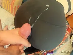 Worshiping Step Sisters Perfect Bubble Butt After Yoga Class & Cumming On Her Lululemon Yoga Pants