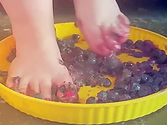 Feet Smash - Miss Blackberry