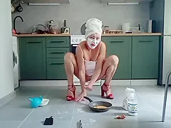 Slut Step mom Pours Dough Into Her Pussy And Bakes Pancakes
